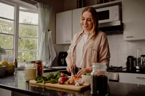 Illallisen syöminen varhain on terveydelle eduksi