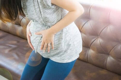On normaalia tuntea kipua emättimessä raskauden aikana.