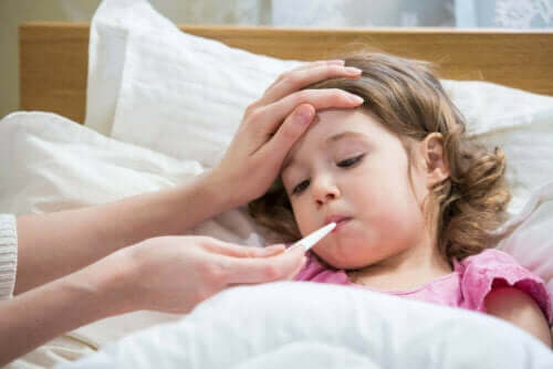 Mononukleoosi aiheuttaa harvemmin oireita pienillä lapsilla