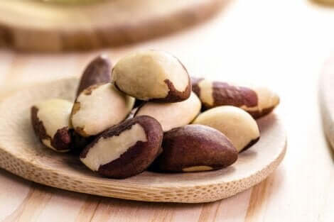 Ruokavalion tulisi sisältää parapähkinöitä, jos kärsii kilpirauhasen liikatoiminnasta
