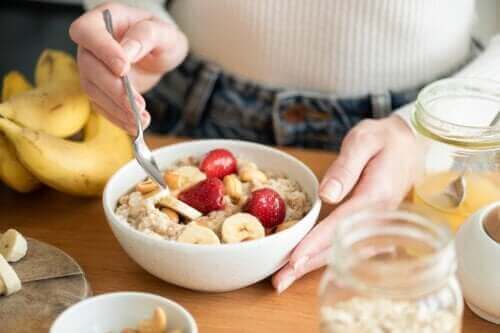Onko terveellistä syödä kauraa aamiaiseksi?