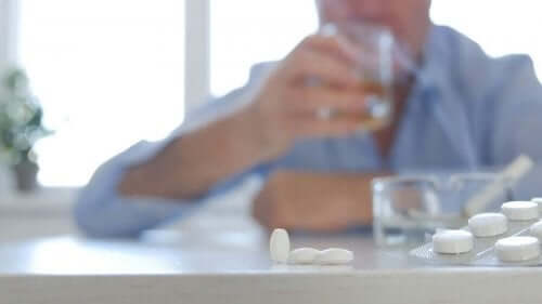 Maksa-aineenvaihdunta: antibiootit ja alkoholi