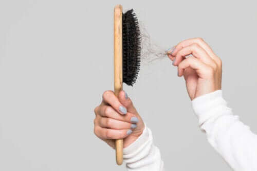 Vinkkejä hiusharjan puhdistukseen