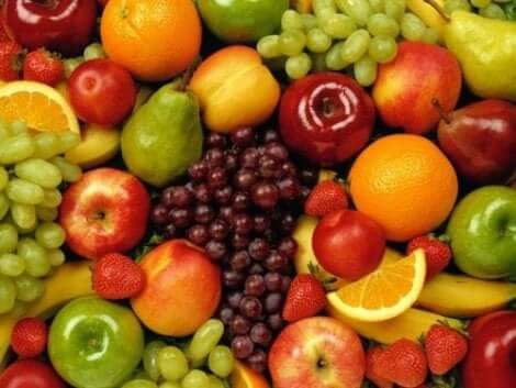 Hiilihydraatit kannattaa valita hedelmien ja vihannesten joukosta