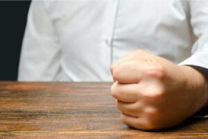 Raivokohtaukset: syyt ja hallinta