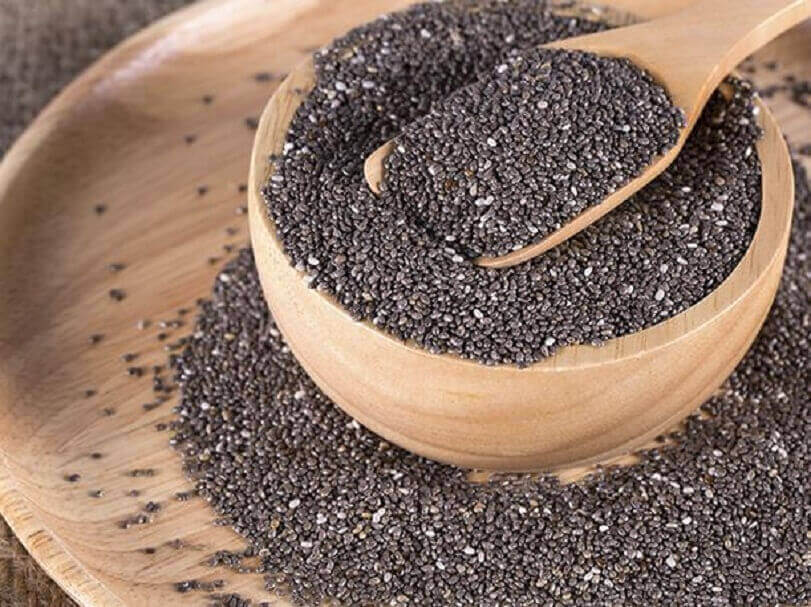 5 siementä, jotka kannattaa sisällyttää painonpudotusta edistävään ruokavalioon - chia-siemenet.