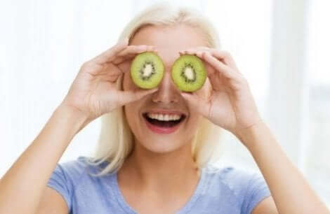 Kiiveistä saatava C-vitamiini auttaa pitämään ihon kimmoisana