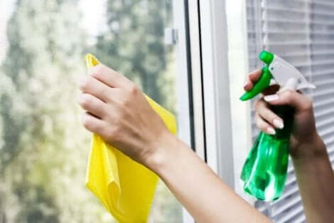 Ekologisilla puhdistusaineilla voi pestä hyvin myös lasipinnat