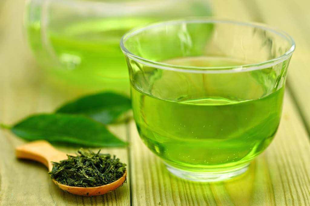Vihreä tee sisältää runsaasti antioksidantteja.