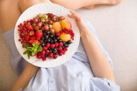 Raskausaikana tulisi syödä paljon hedelmiä ja vihanneksia