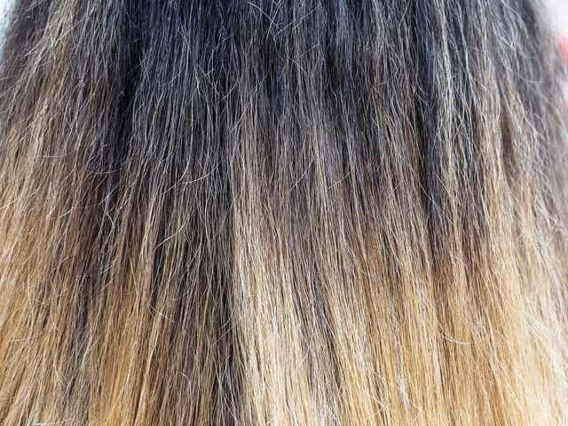 Hiustenpidennysten käyttö voi vaarantaa hiusten terveyden, niiden tyypistä riippumatta. Erityisesti pysyvät tai puolipysyvät pidennykset voivat vahingoittaa hiuksia merkittävästi.