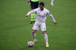 Eden Hazardin oikean reiden lihasvamman syy