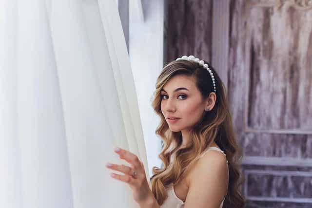 Yhä useampi nainen päättää mennä naimisiin itsensä kanssa.