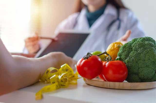 Oikeaoppinen vaihdevuosien ruokavalio ehkäisee lihomista