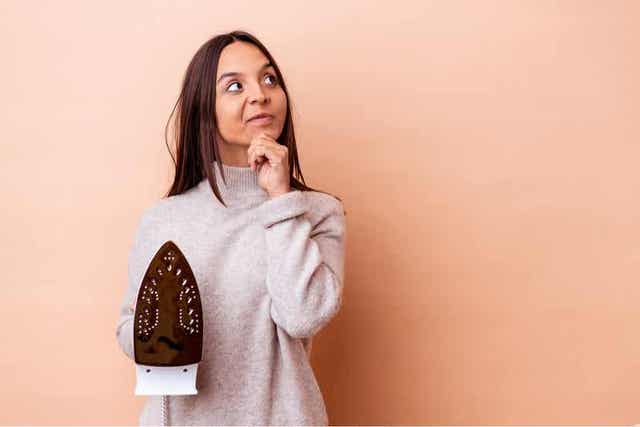 Moni pohtii, miten poistaa silikoni vaatteista