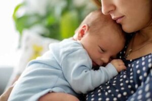 Ongelmat kiintymyssuhteen luomisessa vauvaan