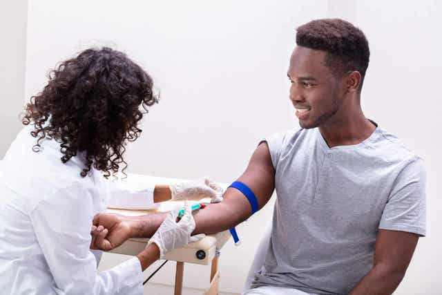 Synnynnäinen lisämunuaisen liikakasvu voidaan diagnosoida tekemällä erilaisia kokeita