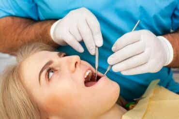 8 tapaa hoitaa suuta hampaanpoiston jälkeen