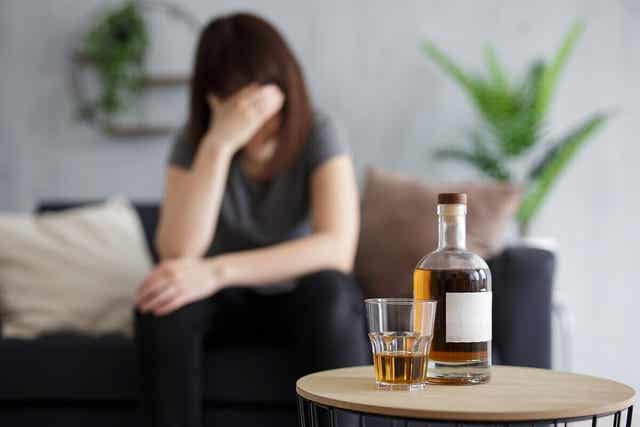kuiva humala -oireyhtymä ja alkoholismi