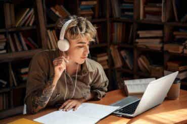 Auttaako musiikin kuuntelu opiskellessa?