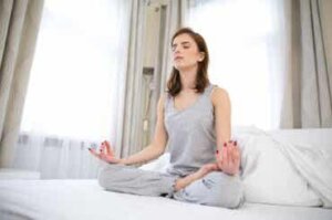 Tee nämä 5 harjoitusta ennen nukkumaanmenoa, niin heräät virkistäytyneenä