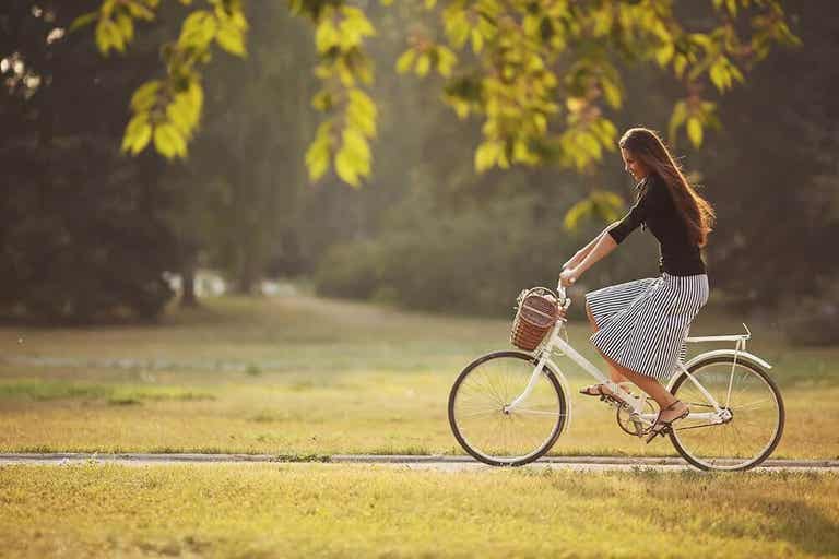 Pyöräily on ympäristöystävällinen tapa liikkua paikasta toiseen.