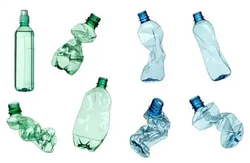 Muovisaaste saastuttaa maailmaa.
