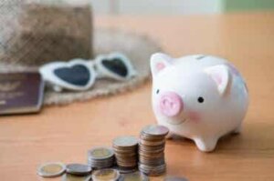 10 keinoa hallita rahanmenoa lomalla