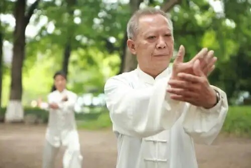 Tai chi on yksi täydentävä hoitomuoto.