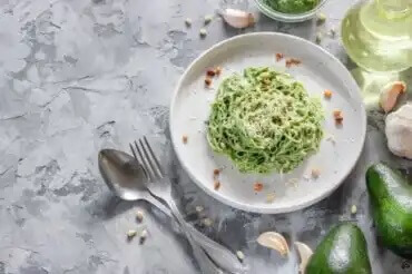 Pastaa avokadokastikkeessa: herkullinen resepti