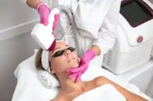 CO2-laserhoidon hyödyt ikääntyvälle silmänympärysiholle