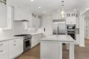 Onko keittiön maalaaminen valkoiseksi kannattavaa?