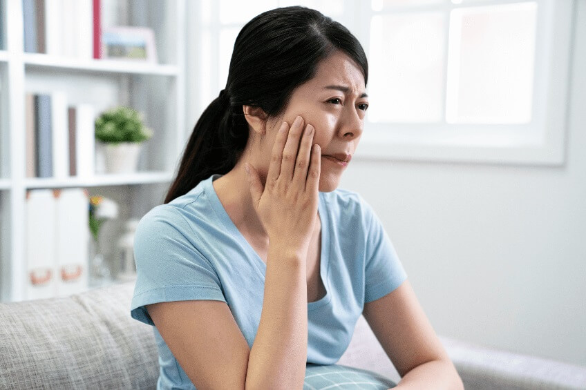 Lihasdystrofia voi ilmetä kasvolihasten heikkoutena.