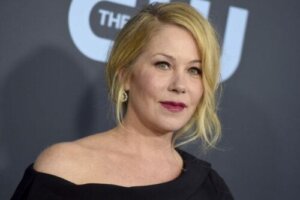 Christina Applegate: MS-taudin varhaiset oireet, joita ei tunnistettu ajoissa