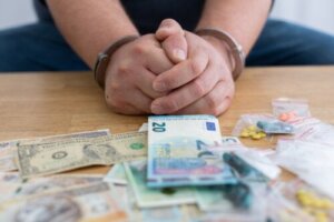 Pakkomielle rahaa kohtaan: kuinka sitä voidaan käsitellä?