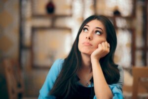 Aikuiset, joilla ei ole koskaan ollut kumppania: onko se normaalia?