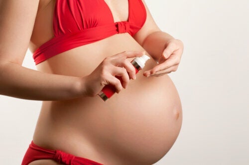 Voiko raskauden aikana käyttää itseruskettavia voiteita?