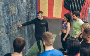 CrossFitin EMOM-rutiini: mikä se on ja kuinka se tehdään?