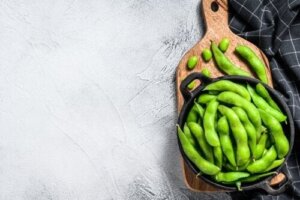 Edamame: ravitsemukselliset ominaisuudet ja kaksi reseptiä