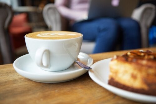 Pähkinämaitopuun hedelmän ominaisuudet ja edut