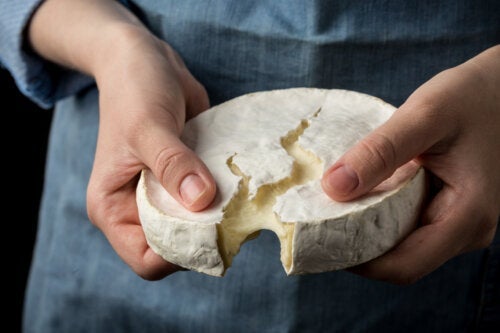 Camembert-juuston ravintoarvo ja edut