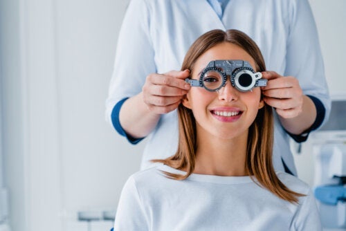 American Optometric Association suosittelee jokavuotista silmätutkimusta