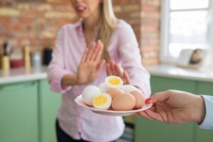 Mikä on kananmuna-allergia ja miten sitä hoidetaan?