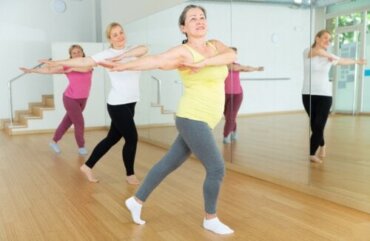 Tanssiterapia: 5 hyötyä ja miten sitä voi tehdä kotona