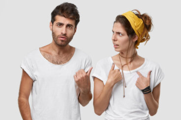 Mitä on negging ja miten sen tunnistaa?