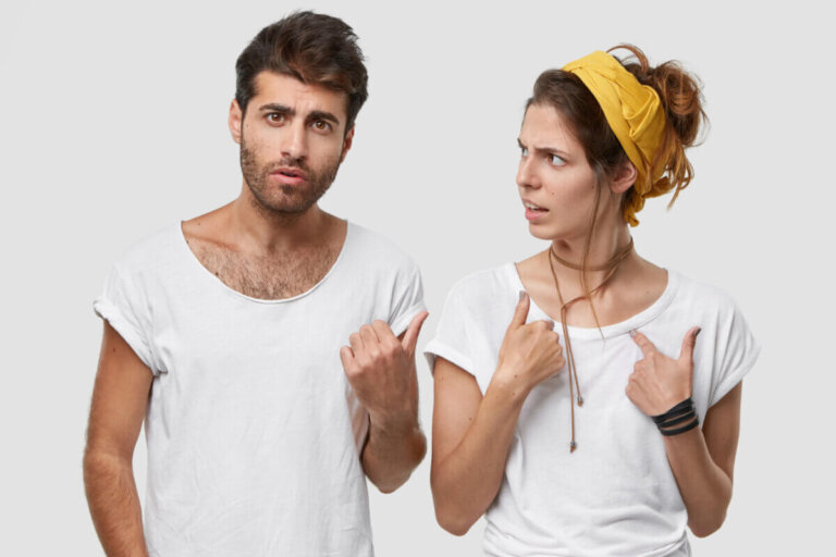 Mitä on negging ja miten sen tunnistaa?